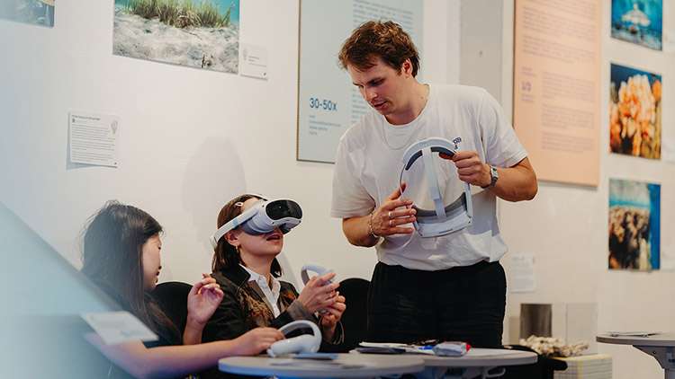 People test VR glasses in saltwater club